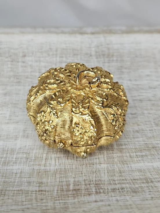 Vintage 1960s Estee Lauder Perfume Compact Gold Tone Floral Pumpkin Youth Dew - Picture 2 of 12